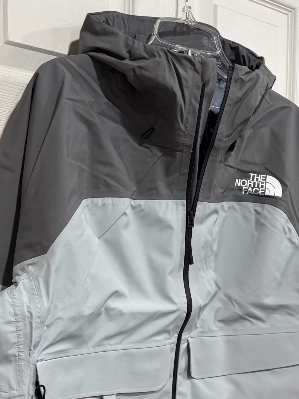 The North Face Women's Medium Devils Brook Gore-Tex Jacket Waterproof Grey NWT - Picture 2 of 9